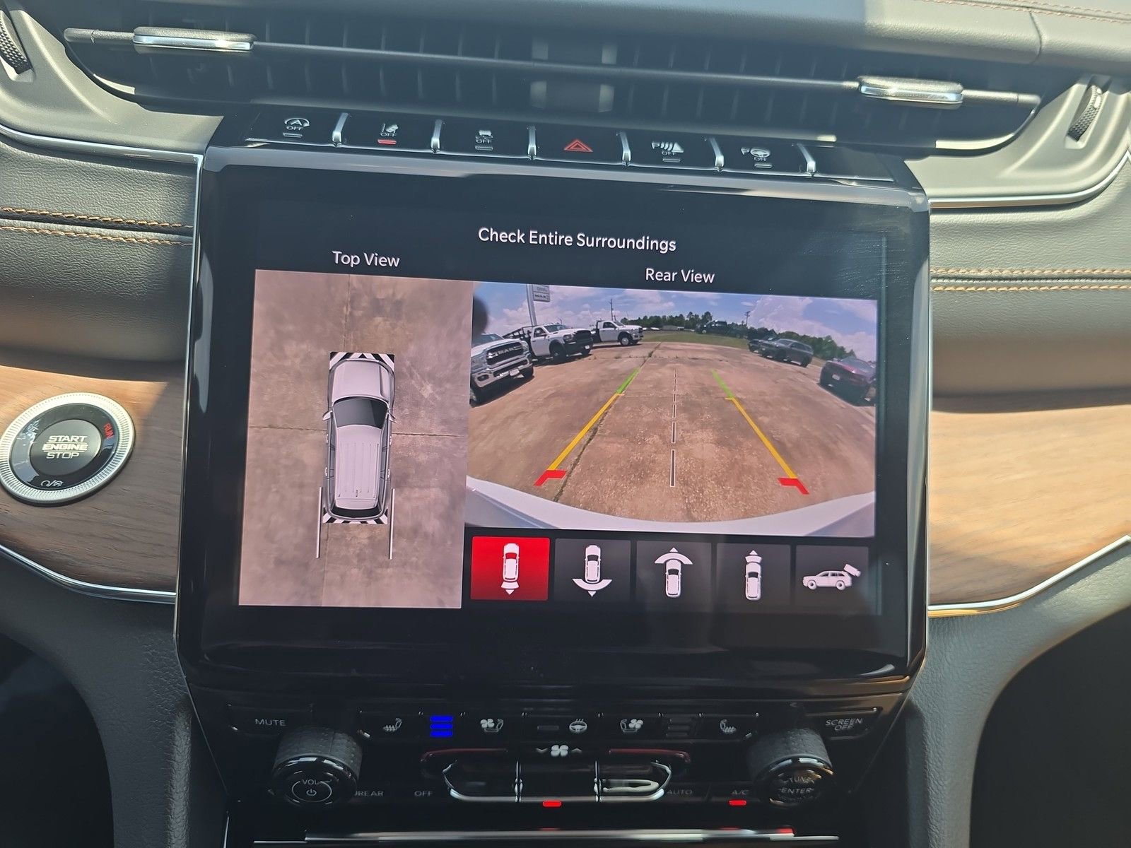 New 2025 Jeep Grand Cherokee L Summit w/ Obsidian Package image 27