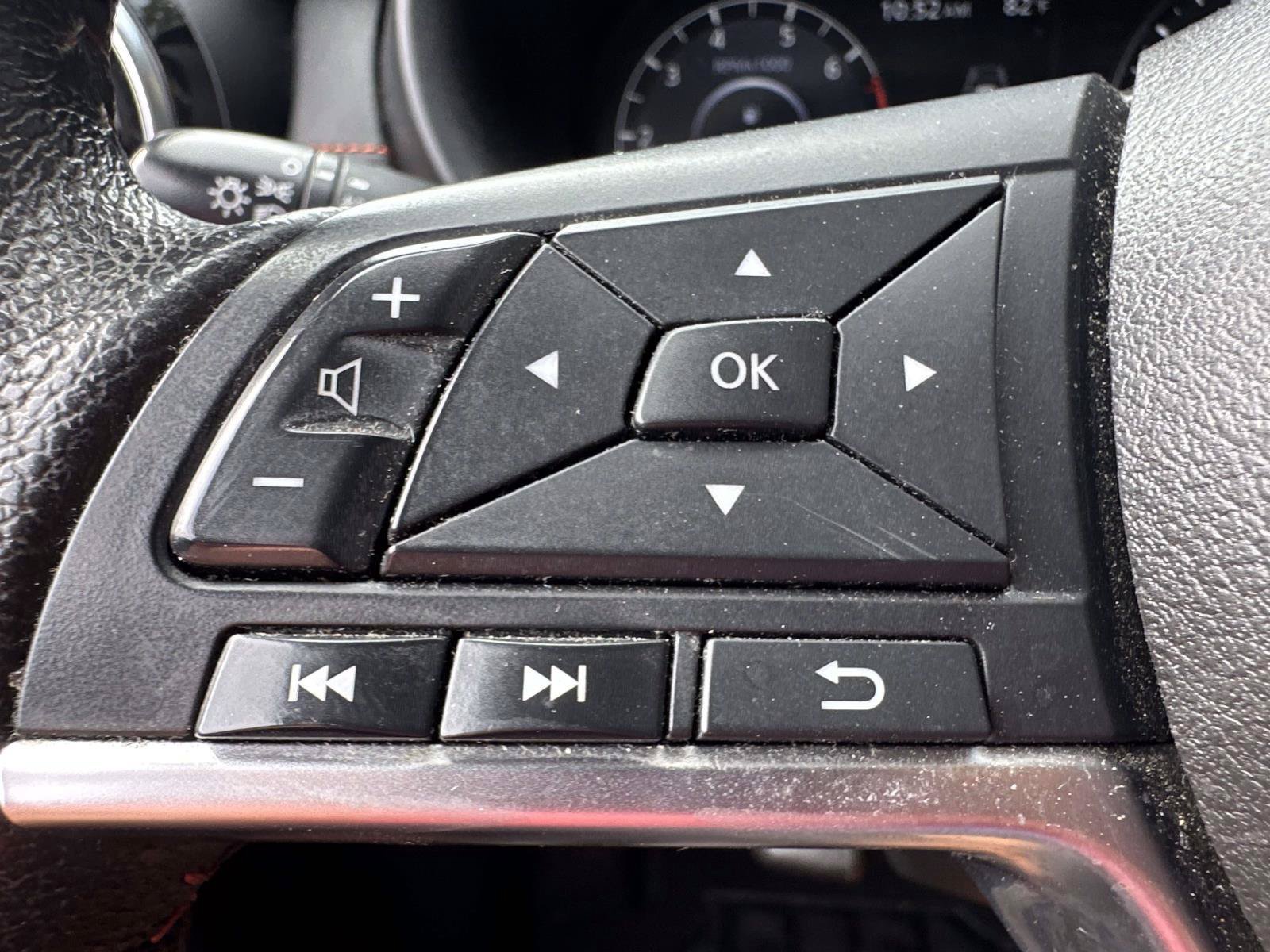 Certified 2021 Nissan Kicks SR FWD image 24