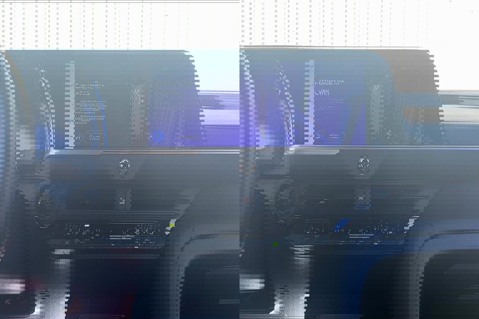 Used 2025 Toyota Crown Platinum image 38