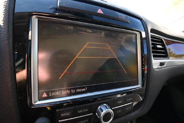 Used 2013 Volkswagen Touareg TDI AWD/4WD image 12