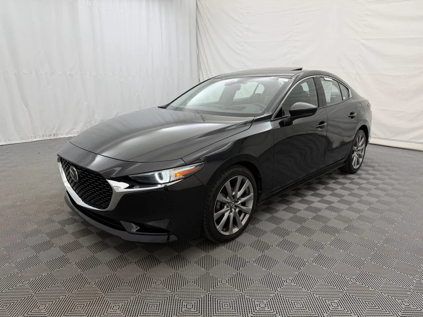 Used 2021 MAZDA MAZDA3 s FWD image 2