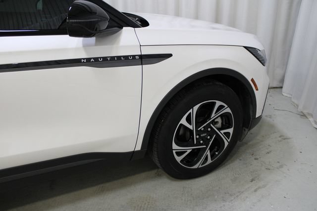 Used 2024 Lincoln Nautilus Premier w/ Equipment Group 102A AWD/4WD image 43