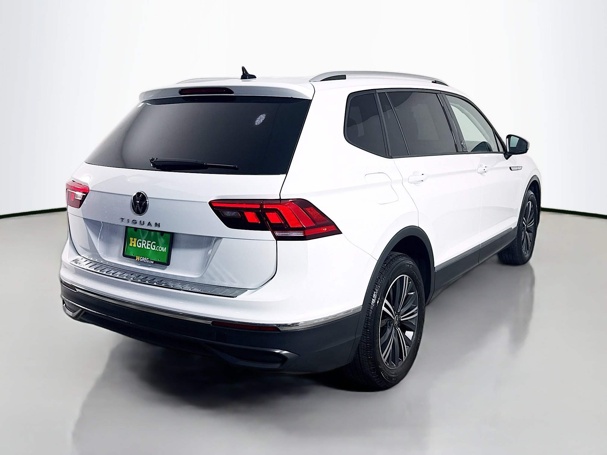 Used 2024 Volkswagen Tiguan Wolfsburg Edition image 10