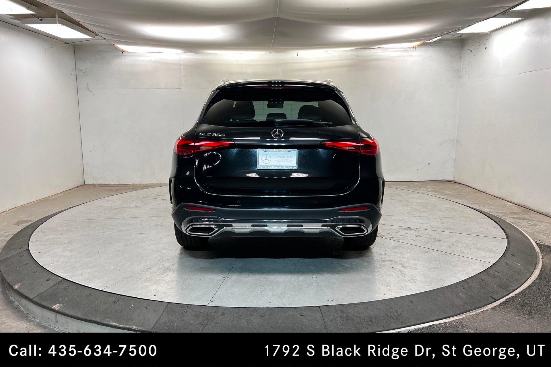 Used 2023 Mercedes-Benz GLC 300 w/ AMG Line image 4