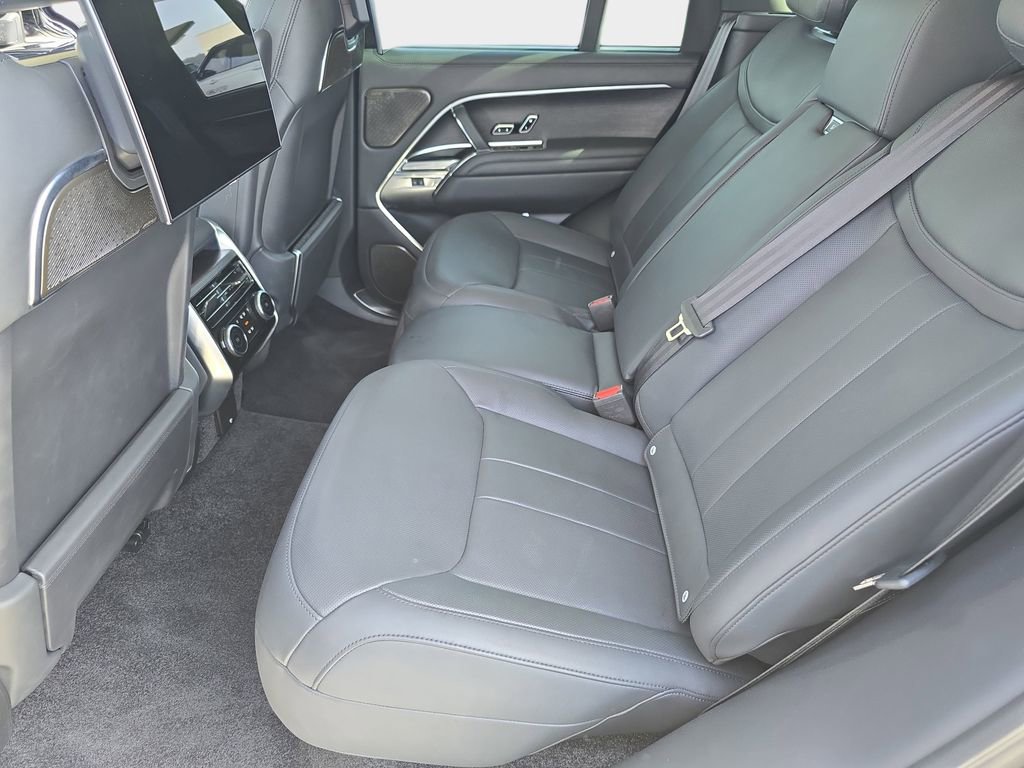 Used 2023 Land Rover Range Rover Autobiography image 15