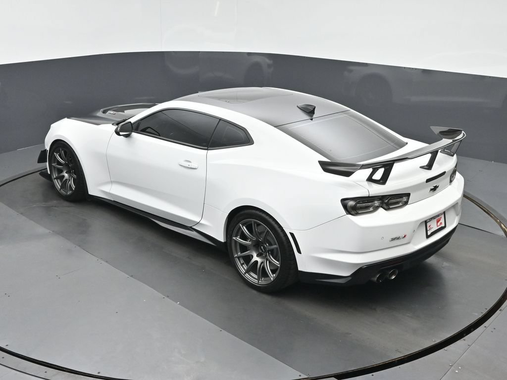 Used 2019 Chevrolet Camaro ZL1 RWD image 32