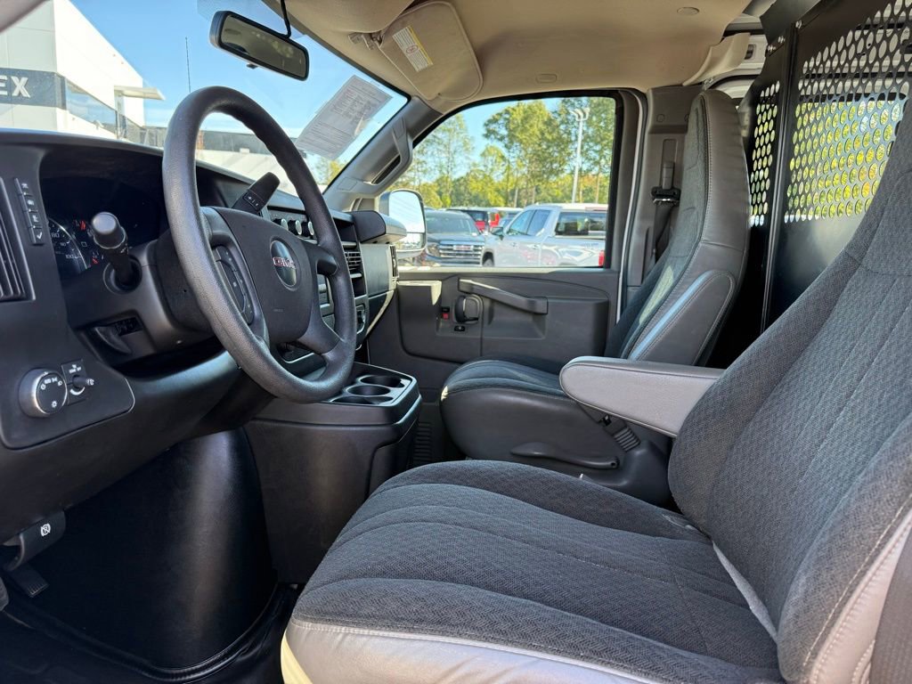 Used 2023 GMC Savana 2500 w/ Driver Convenience Package image 9