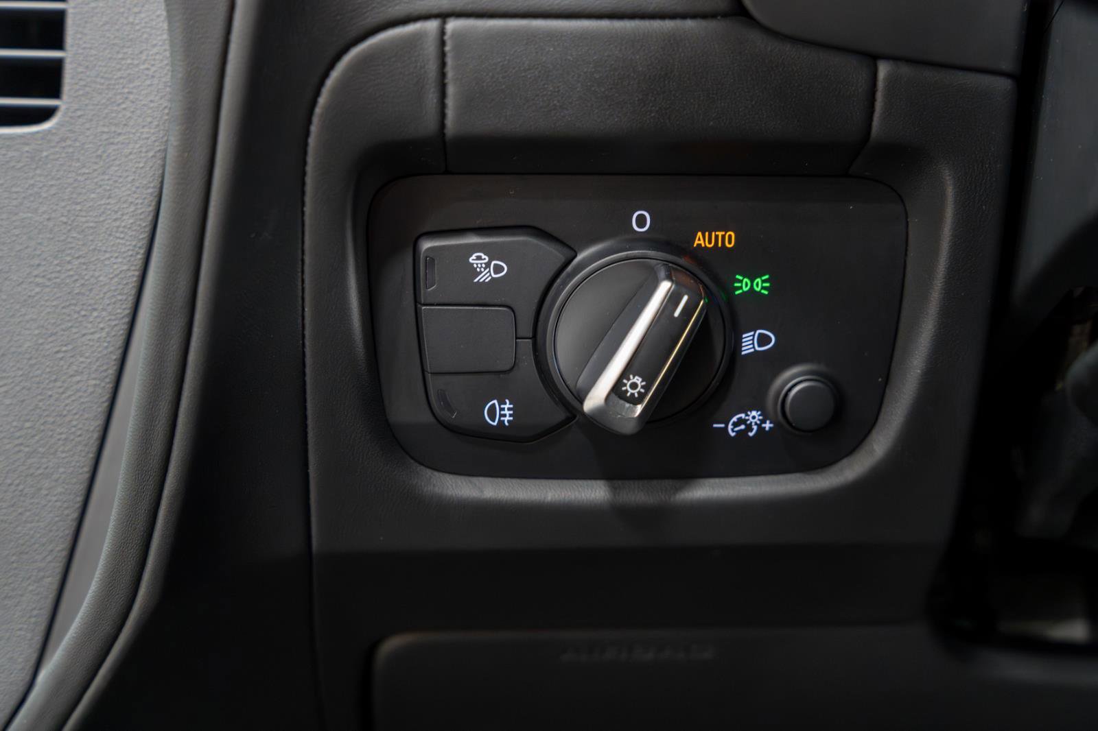 Used 2017 Audi R8 V10 plus w/ Full Leather Package image 99