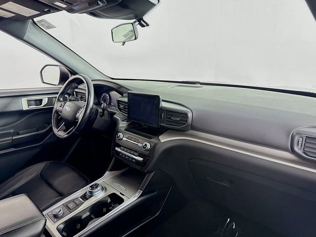 Certified 2020 Ford Explorer XLT w/ Equipment Group 202A image 31