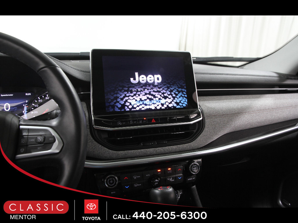 Used 2022 Jeep Compass Latitude w/ Sun and Sound Group AWD/4WD image 9