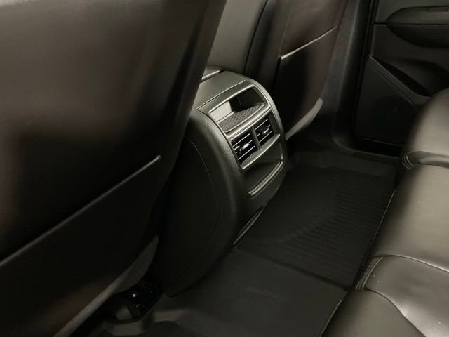 Used 2025 Cadillac XT5 Premium Luxury w/ Technology Package image 15