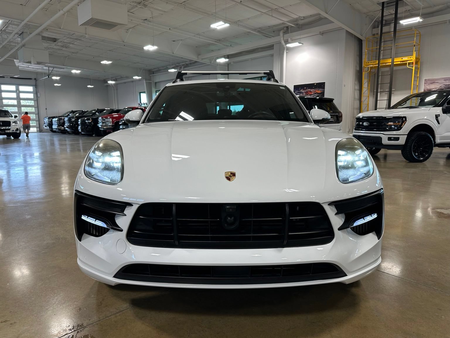 Used 2019 Porsche Macan S w/ Premium Package Plus AWD/4WD image 2