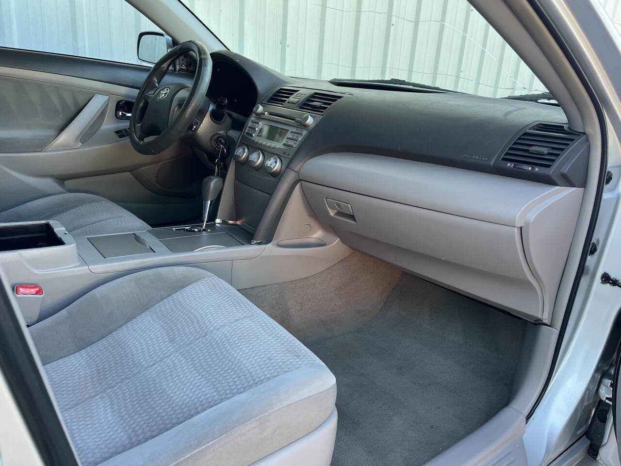 Used 2011 Toyota Camry LE image 10