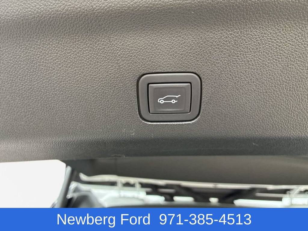 Used 2024 GMC Yukon XL Denali w/ Advanced Technology Package AWD/4WD image 35