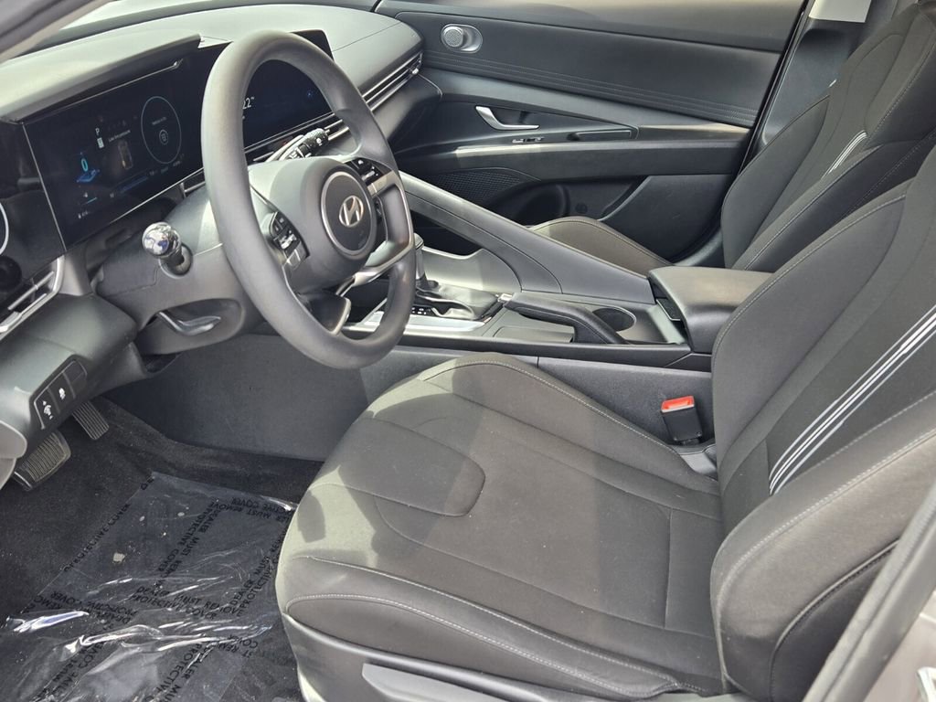 Certified 2024 Hyundai Elantra SEL FWD image 10