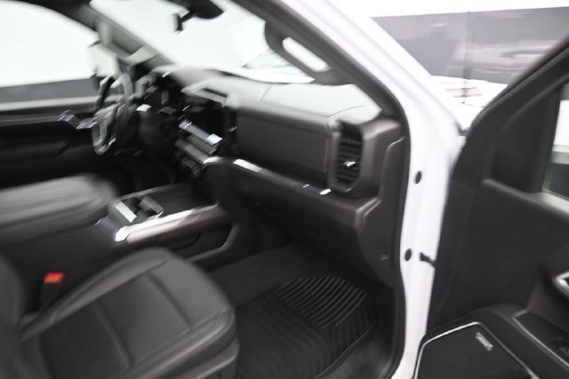 Used 2025 Chevrolet Silverado 2500 LTZ w/ LTZ Premium Package AWD/4WD image 9