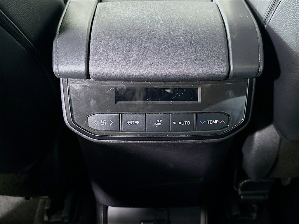 Used 2024 Toyota Highlander XSE image 31