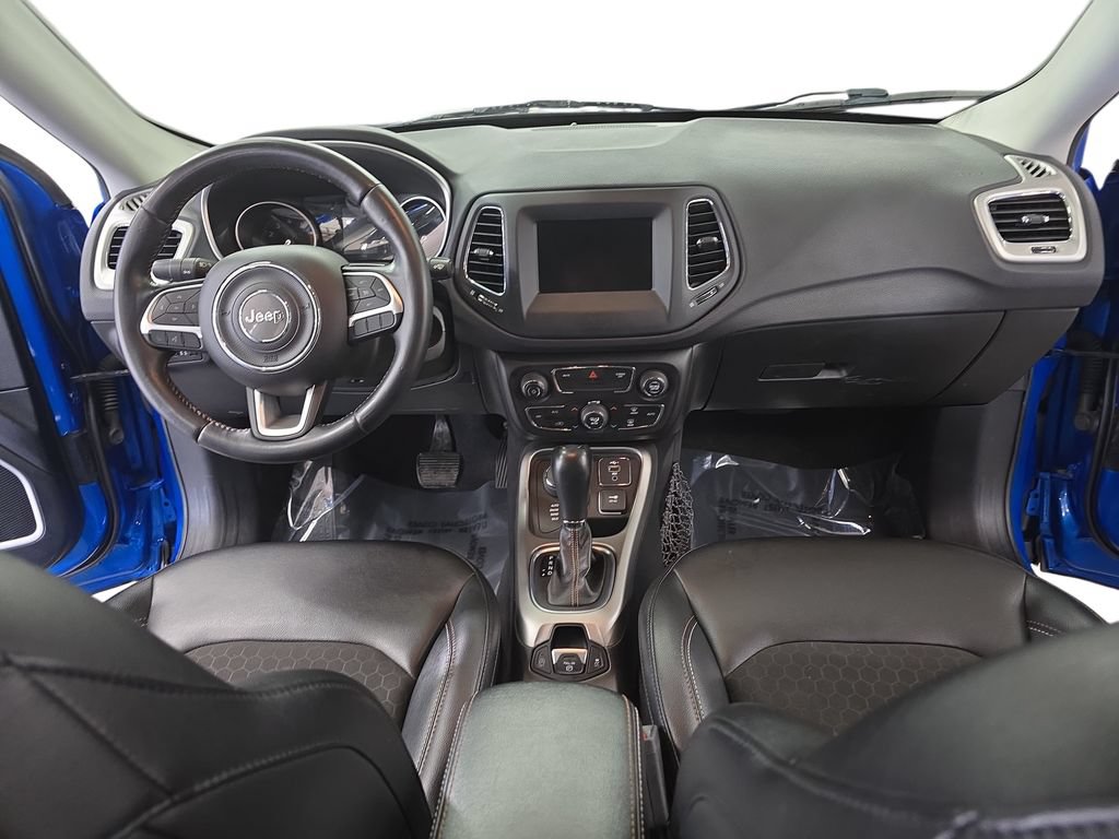 Used 2020 Jeep Compass Latitude w/ Cold Weather Group AWD/4WD image 9