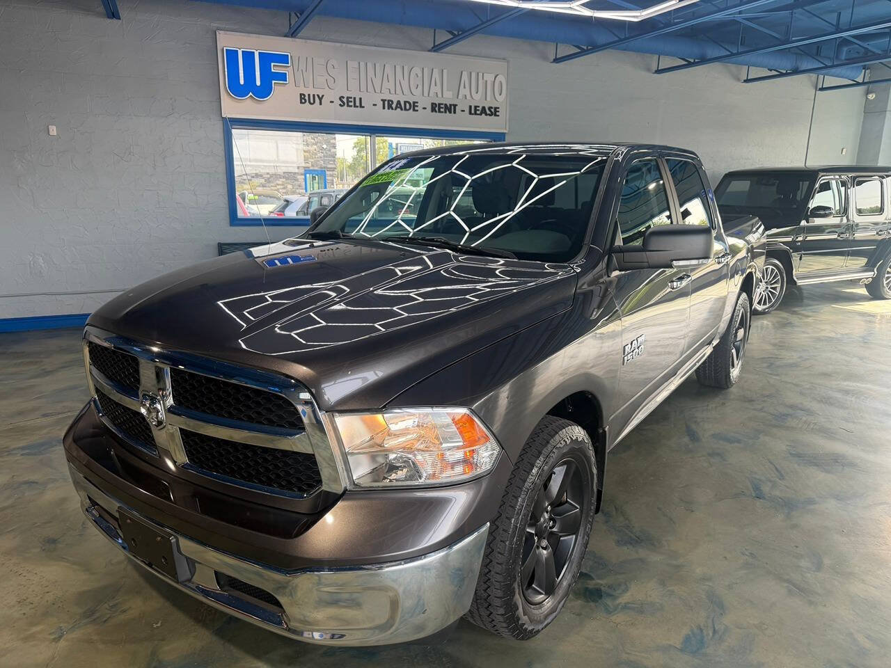 Used 2014 RAM 1500 Classic SLT w/ Luxury Group RWD image 6
