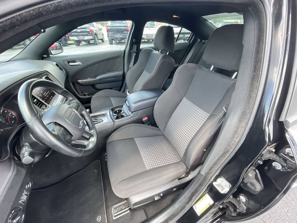 Used 2023 Dodge Charger R/T w/ Blacktop Package RWD image 21
