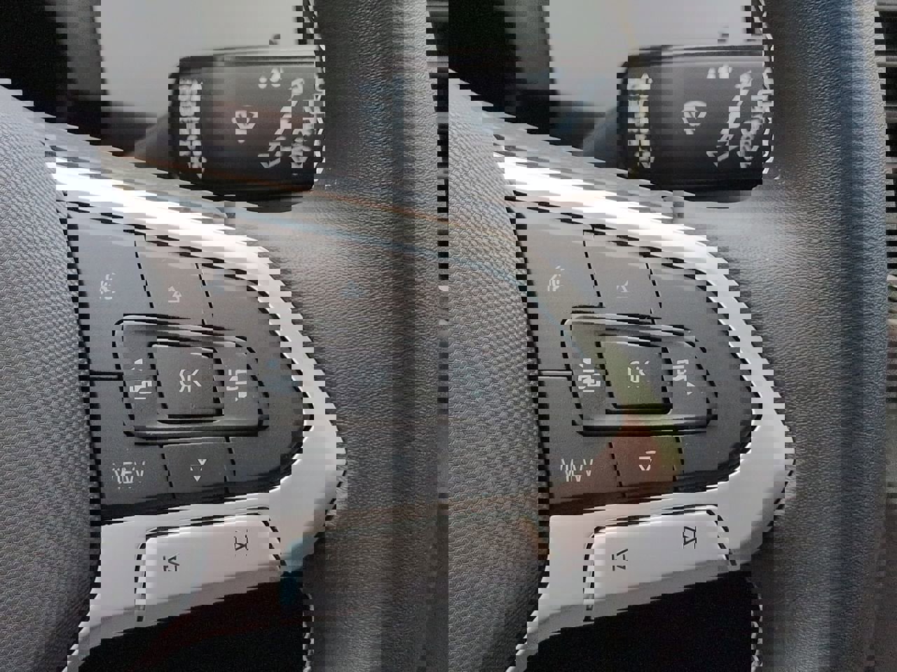 Used 2023 Volkswagen Atlas SE w/ Panoramic Sunroof Package image 26