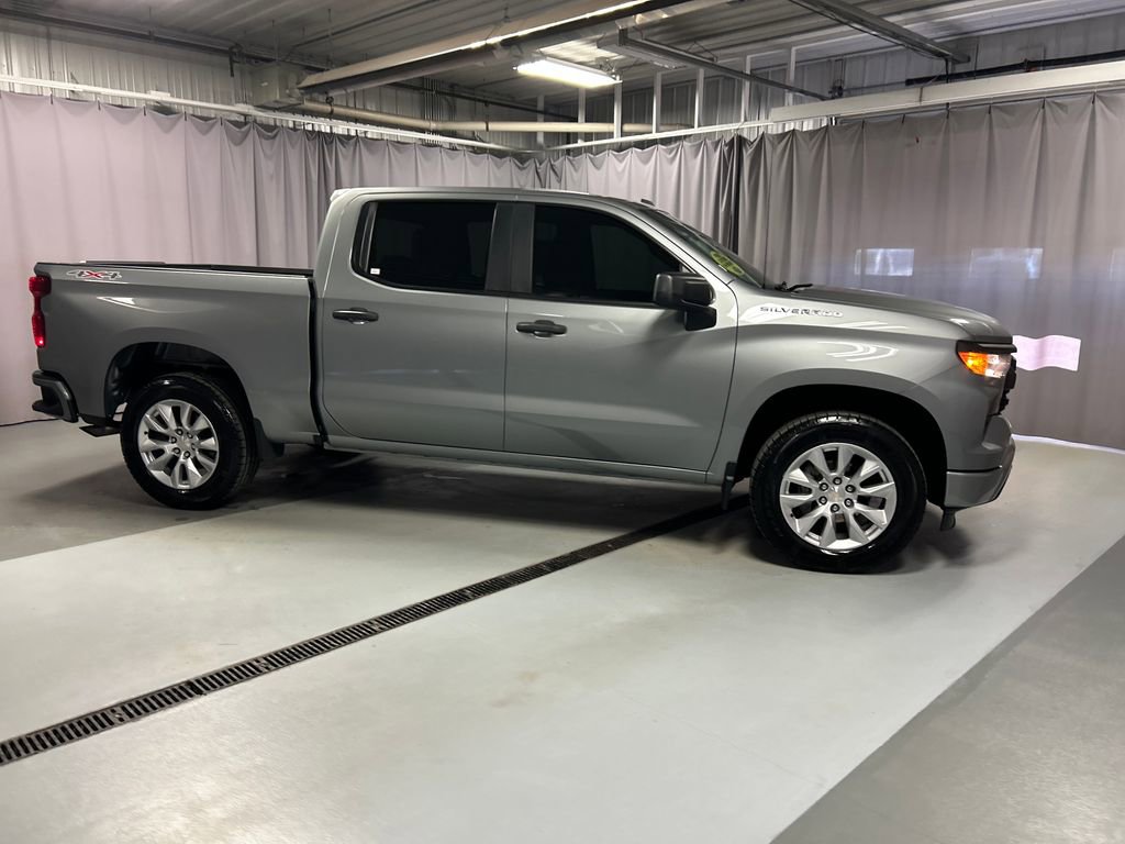 Used 2023 Chevrolet Silverado 1500 Custom image 8