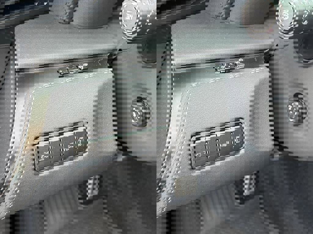 Used 2021 Lexus LC 500 Convertible w/ Touring Package image 20