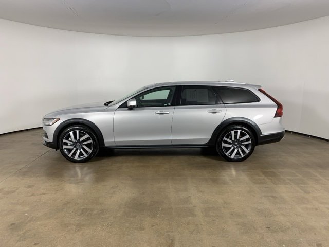 Used 2024 Volvo V90 B6 Cross Country Ultimate w/ Protection Package Premier image 33