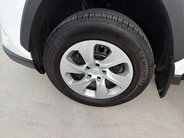 Certified 2021 Toyota RAV4 LE FWD image 29