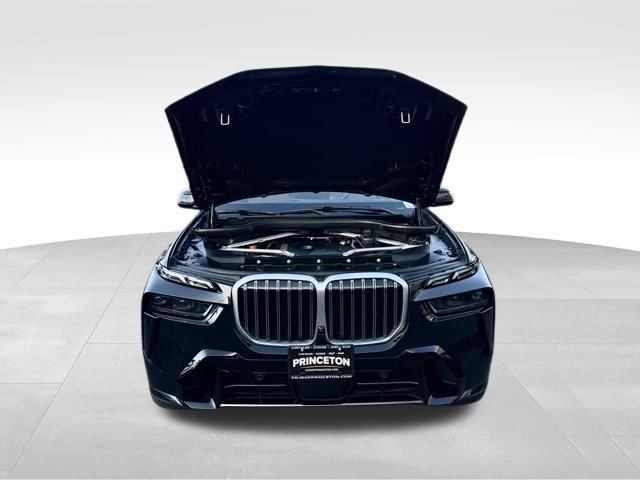 Used 2023 BMW X7 xDrive40i w/ Executive Package image 9