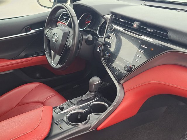 Used 2019 Toyota Camry XSE image 9