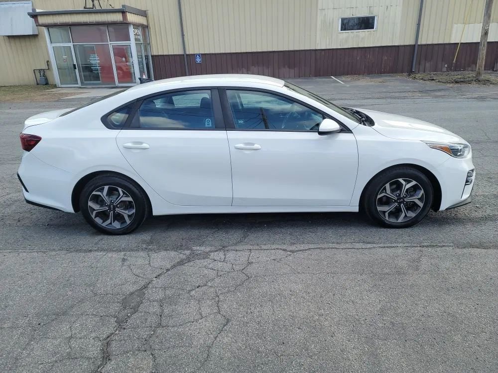 Used 2020 Kia Forte LXS FWD image 4