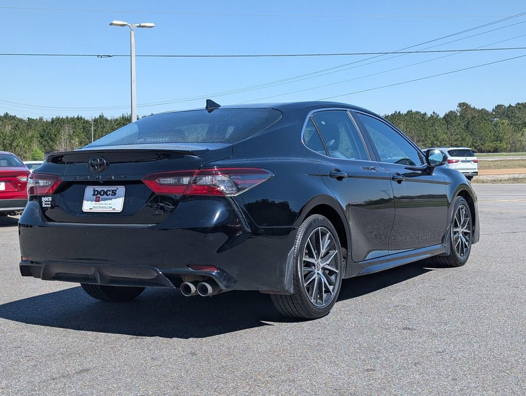 Used 2023 Toyota Camry SE image 5