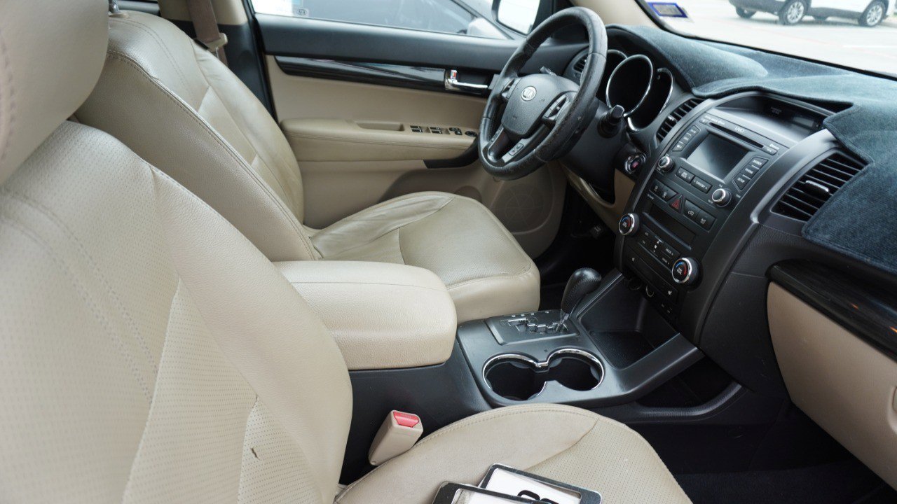 Used 2012 Kia Sorento EX w/ EX V6 Premium Pkg AWD/4WD image 10