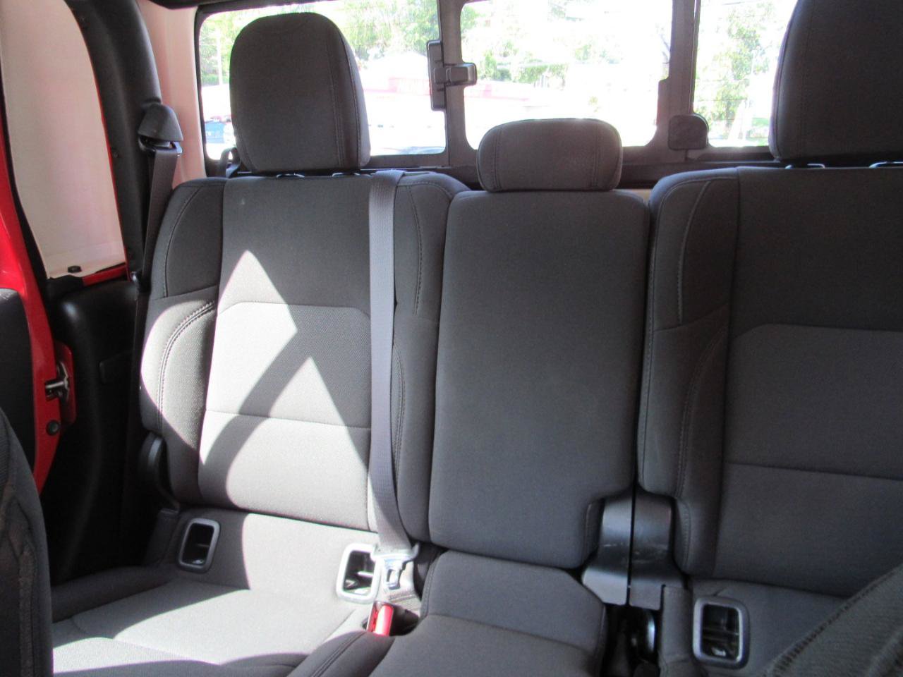 Used 2023 Jeep Gladiator Sport AWD/4WD image 8