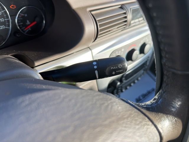 Used 2005 Chrysler Sebring Touring w/ Electronics Convenience Group image 25