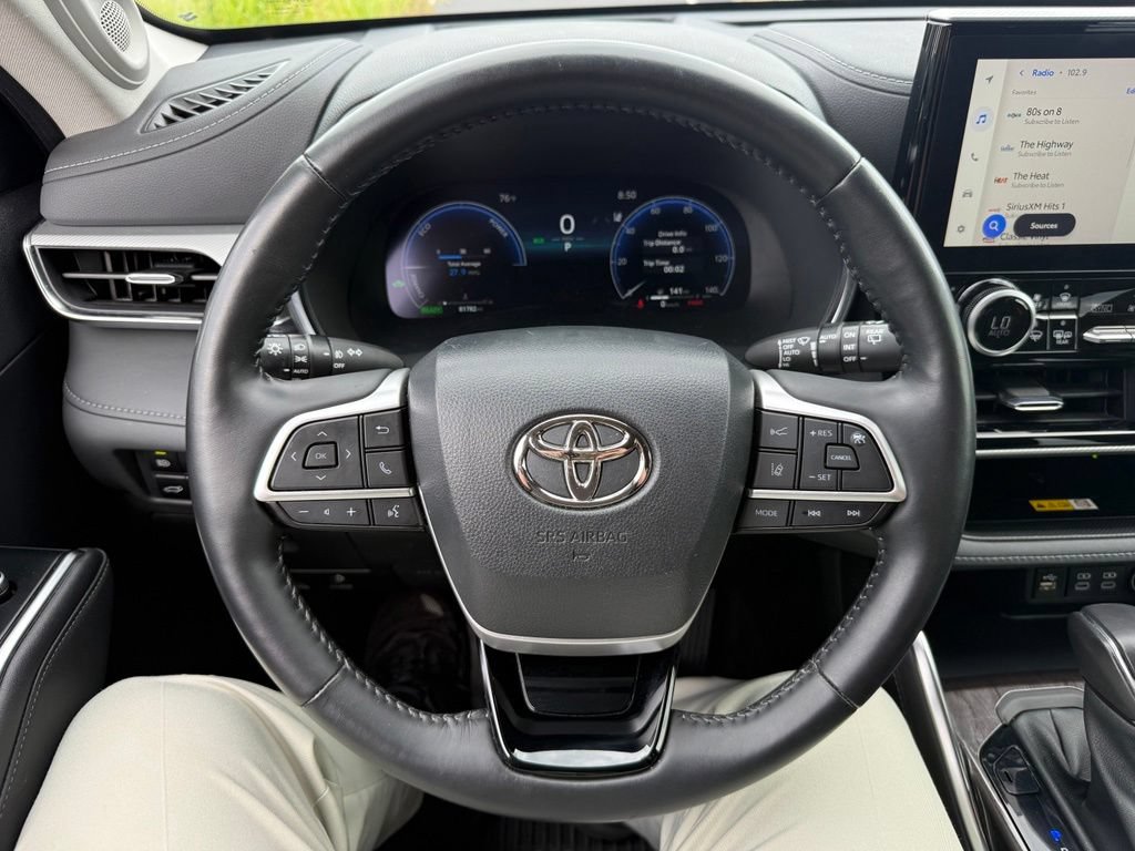 Used 2023 Toyota Highlander Platinum AWD/4WD image 15