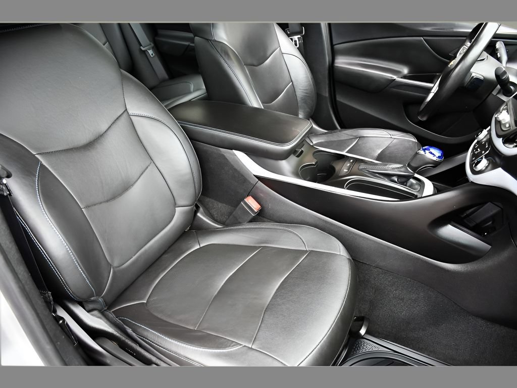 Used 2018 Chevrolet Volt LT w/ LT Driver Confidence Package FWD image 30