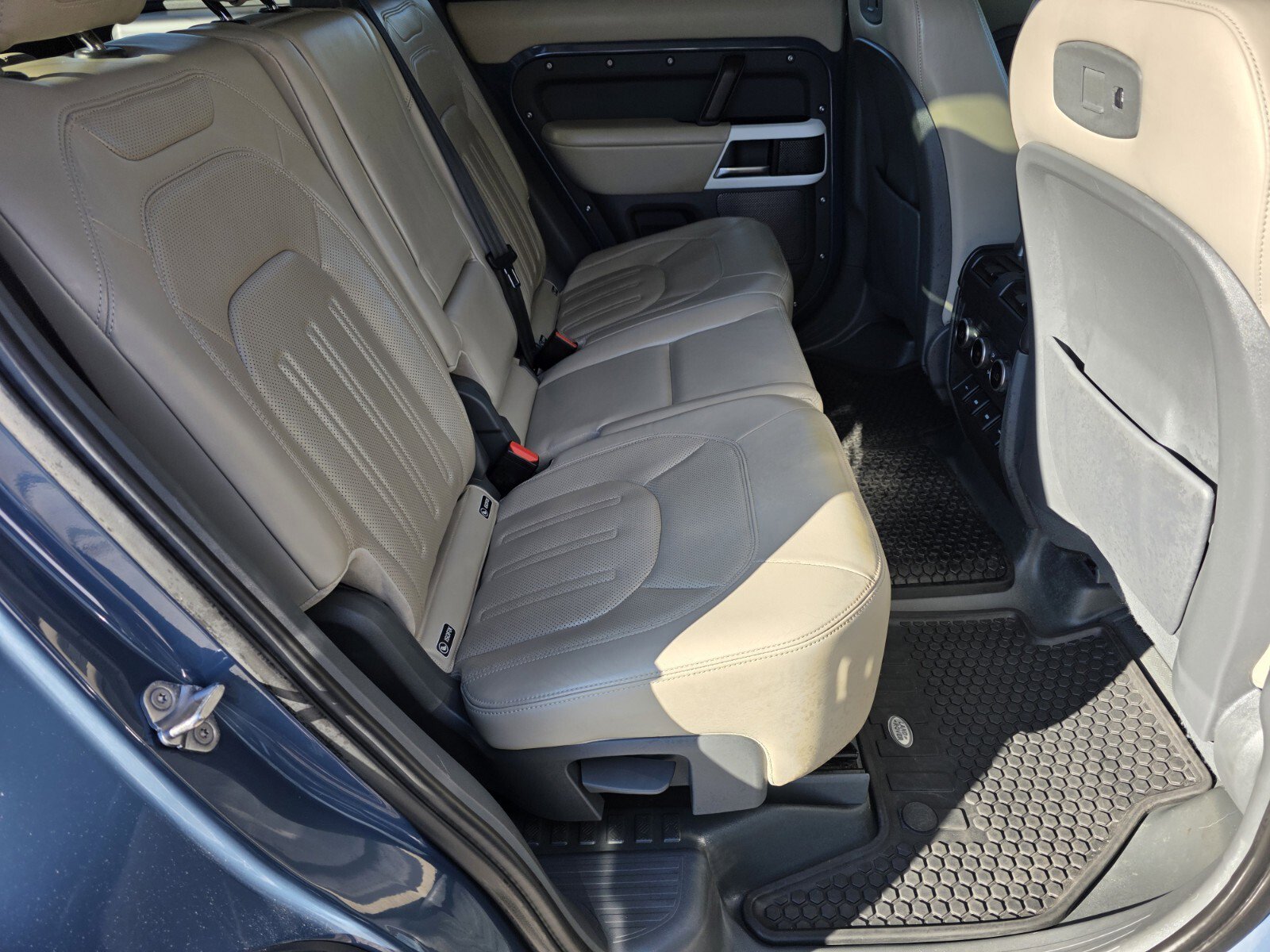 Used 2020 Land Rover Defender 110 HSE image 5