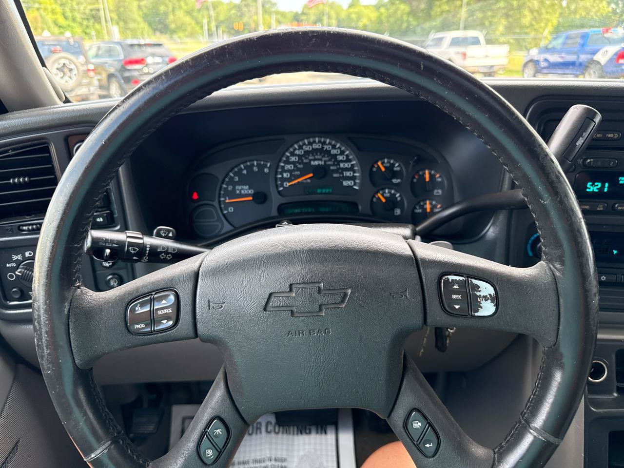 Used 2004 Chevrolet Suburban 2500 LT w/ Preferred Equipment Group AWD/4WD image 5