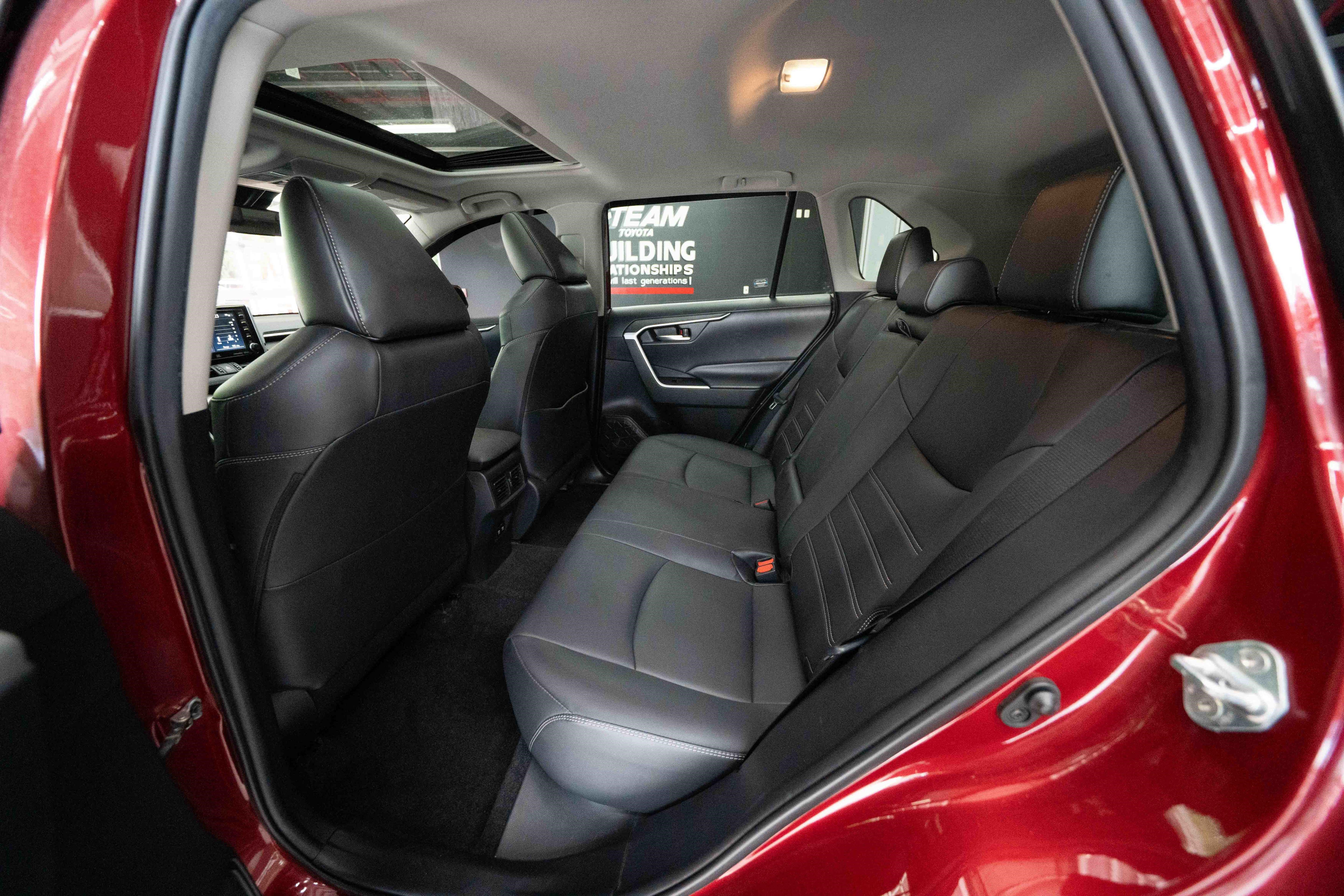 Certified 2020 Toyota RAV4 XLE Premium AWD/4WD image 24