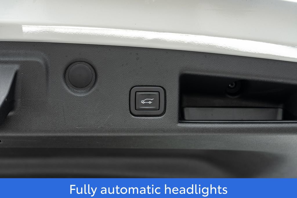 Used 2023 Chevrolet Equinox LT w/ Driver Convenience Package FWD image 11