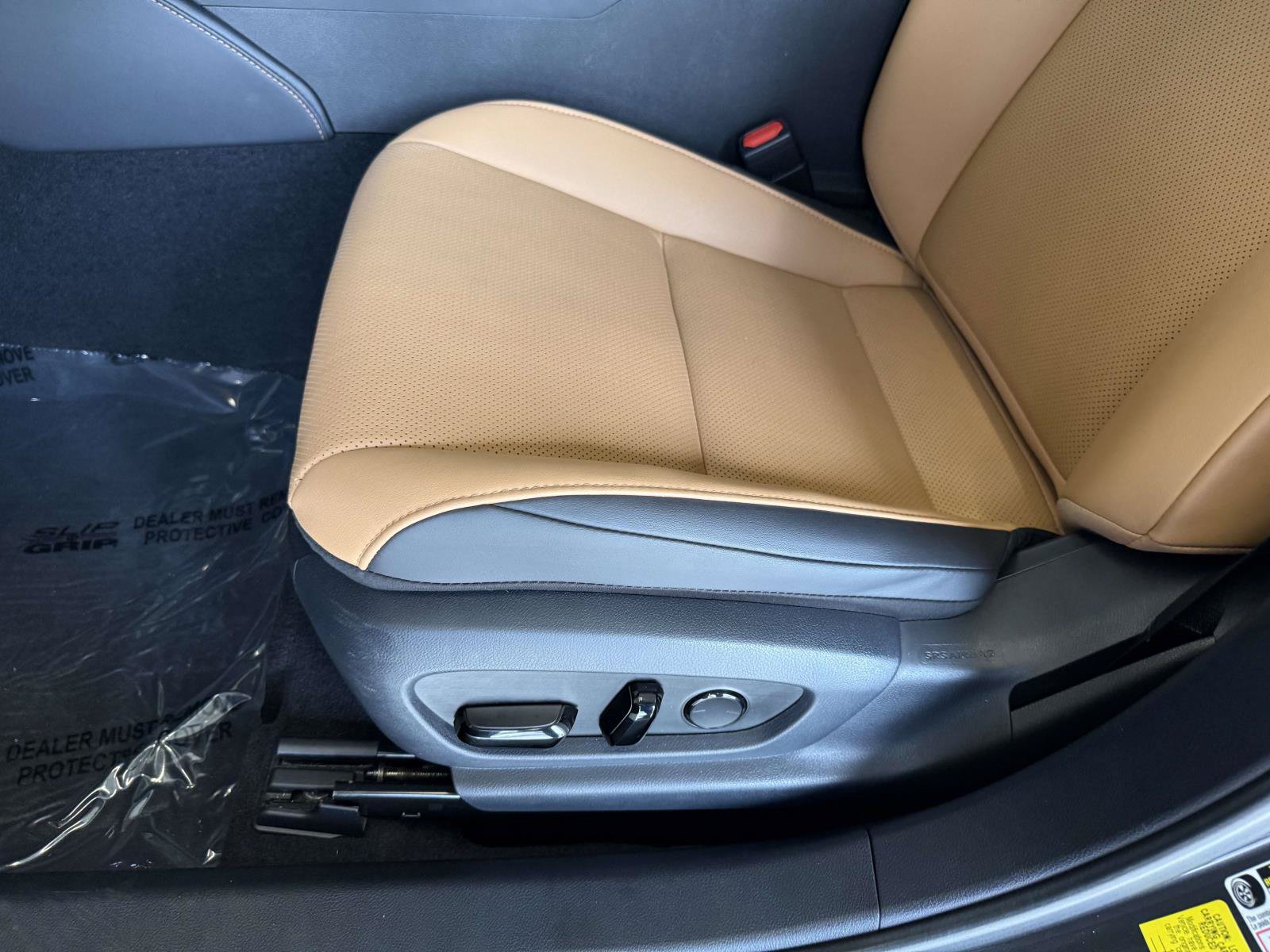 Certified 2024 Lexus ES 350 w/ Premium Package FWD image 3