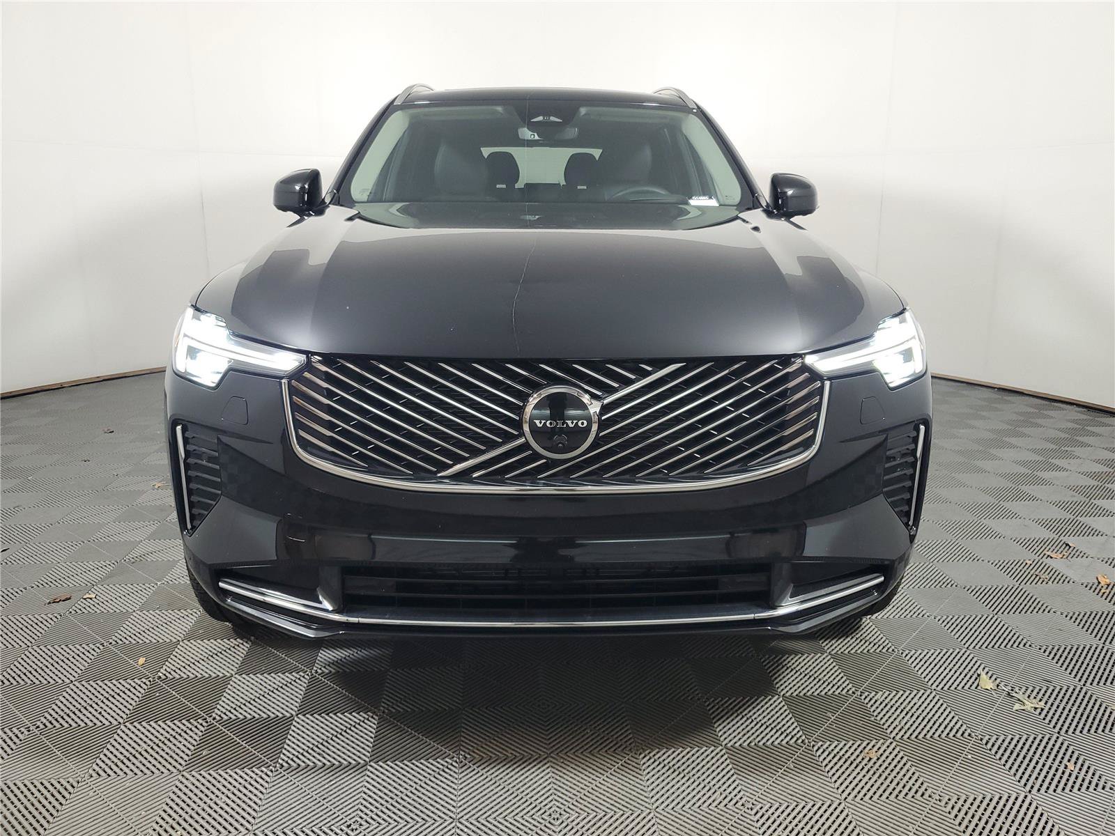 Certified 2026 Volvo XC90 B6 Ultra AWD/4WD image 2