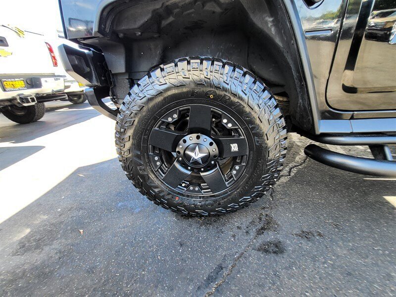 Used 2003 HUMMER H2 w/ Preferred Equipment Group AWD/4WD image 30