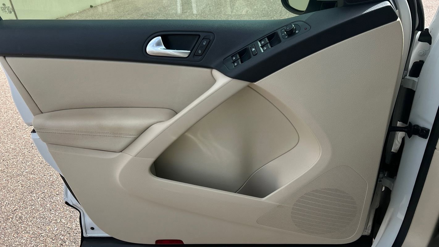 Used 2017 Volkswagen Tiguan S image 24