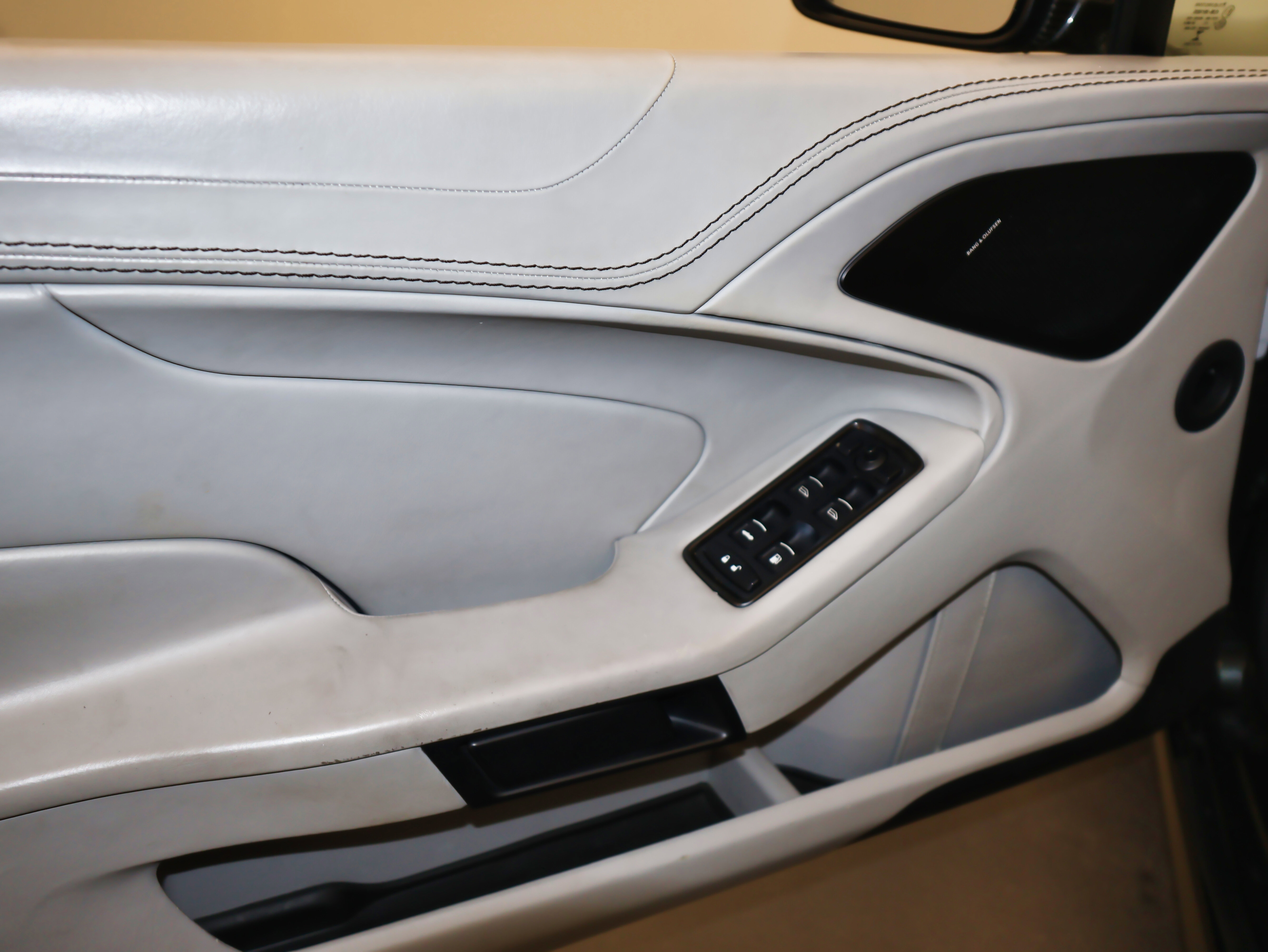 Used 2014 Aston Martin Vanquish Volante image 25