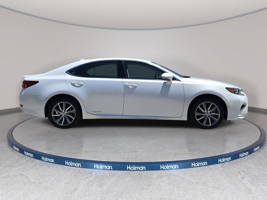 Used 2016 Lexus ES 300h w/ Navigation System Package FWD image 5