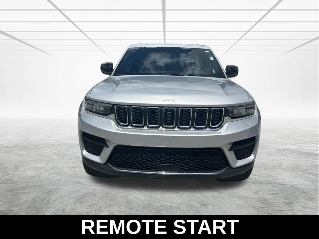 Used 2024 Jeep Grand Cherokee Laredo X w/ Luxury Tech Group I AWD/4WD image 9