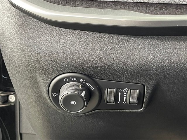 Used 2023 Jeep Compass Latitude w/ Sun and Sound Group image 14